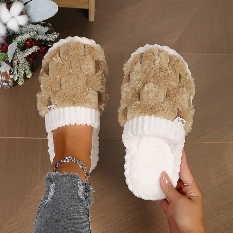 Chaussons en Fausse Fourrure